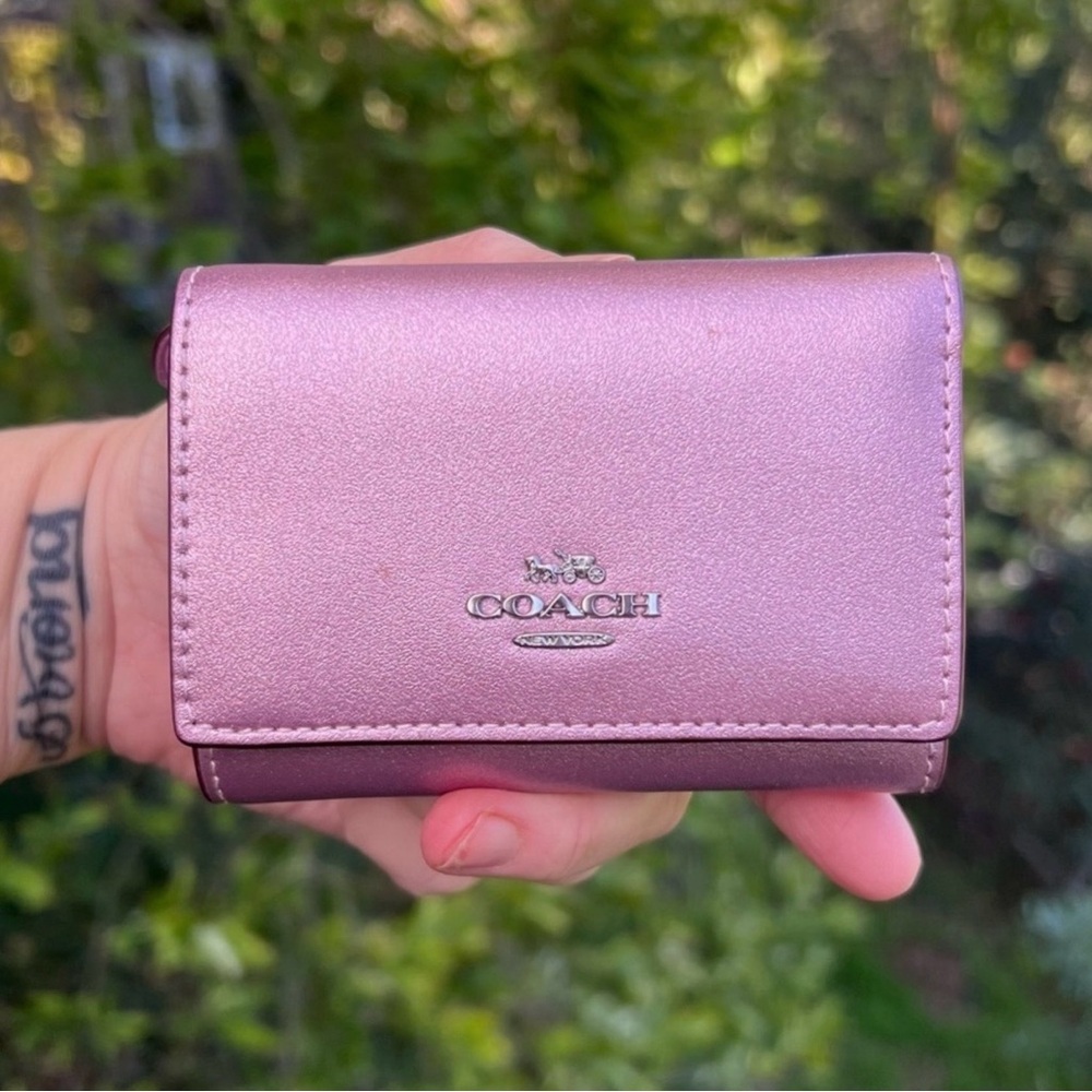 COACH Women's Metallic Pink Micro Wallet Pre owned AUTHENTIC